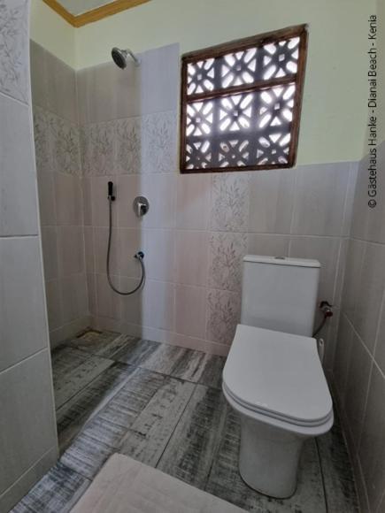 Apartmenthaus Salama Villen In Diani เดียนีบีช ภายนอก รูปภาพ
