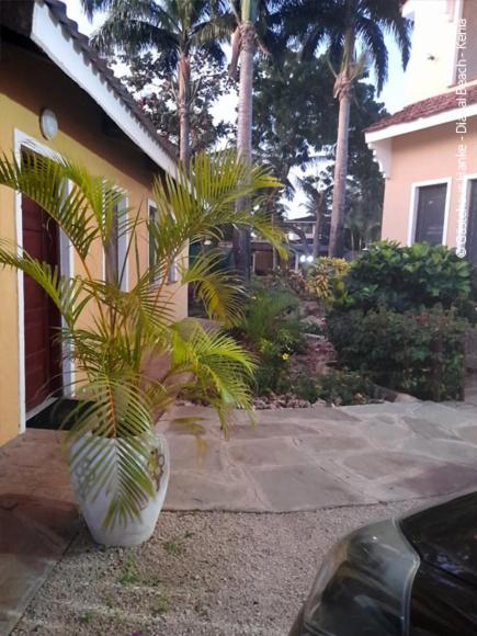 Apartmenthaus Salama Villen In Diani เดียนีบีช ภายนอก รูปภาพ
